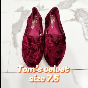 TOMS burgundy velvet size 7.5 women’s